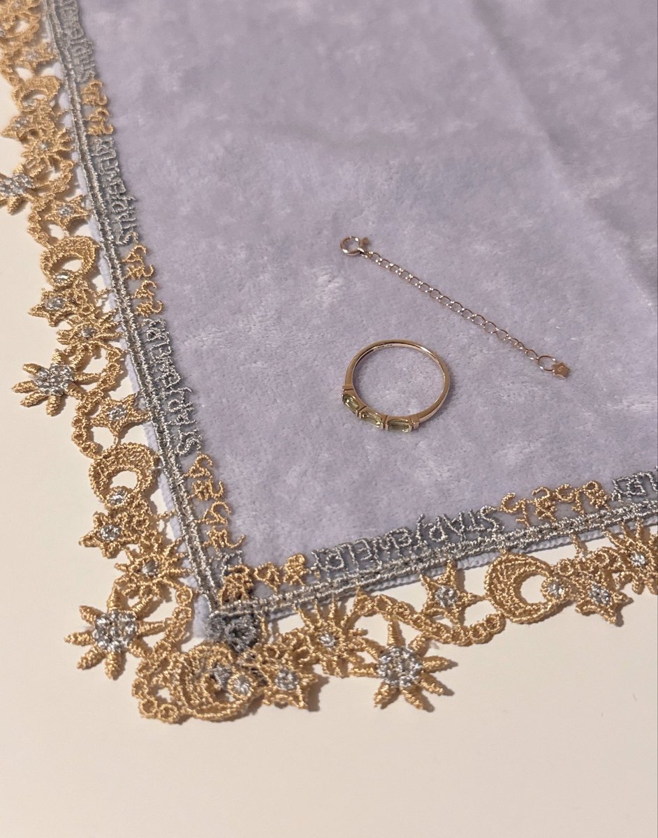 sakurapplecandy's tweet photo. きらきら✨STARJEWELRY🌙
近沢レースとのコラボ超可愛い😭
ペリドットもかわいい😭🫶
指輪の箱小さくてときめく〜
可愛いしかない…!
#starjewelry #近沢レース https://t.co/QU6EXyhbLA