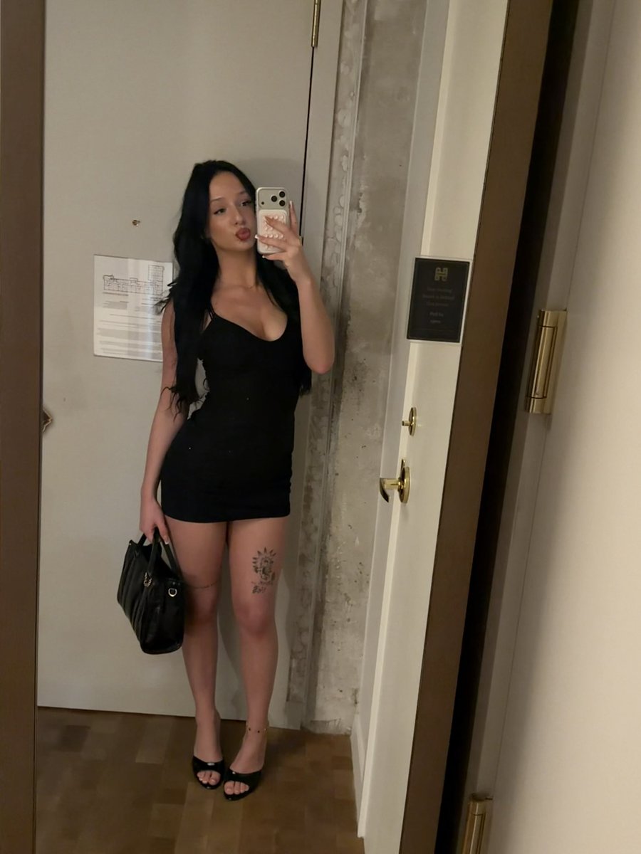 KendallMonroeX's tweet photo. Describe me in one word https://t.co/3aZDCNHv81