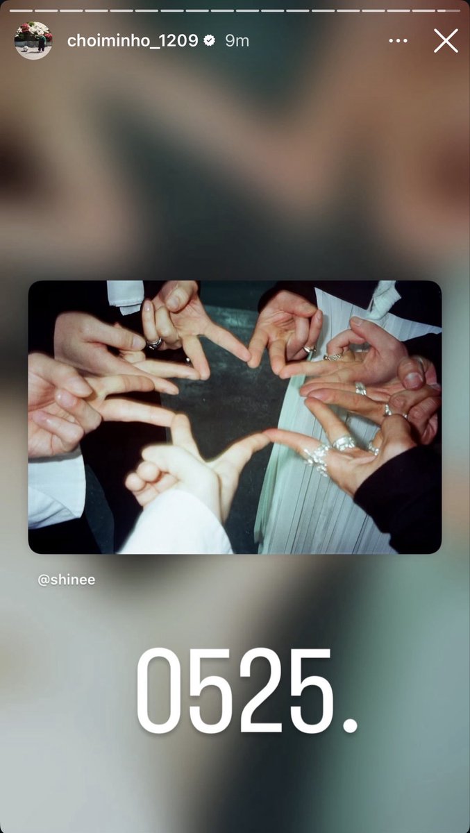 isSHINeeback? tweet media