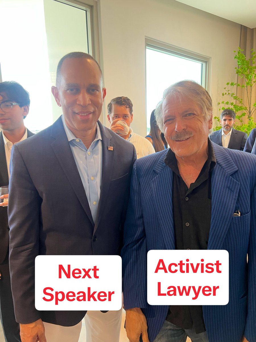 DavidWSinger's tweet photo. I am for my friend @DWStweets and so is @RepJeffries Rep Jeffries expects to be the next Speaker of the House &amp; he knows and trusts Debbie Wasserman-Schultz @Michaeludine @NormOrnstein @CyaChristi @Janemoscowitz @FLDem0crat @FloridaBlue13 @my2centsay @TrueStoneCold @mcgee_mom https://t.co/OyXBJ90KKc