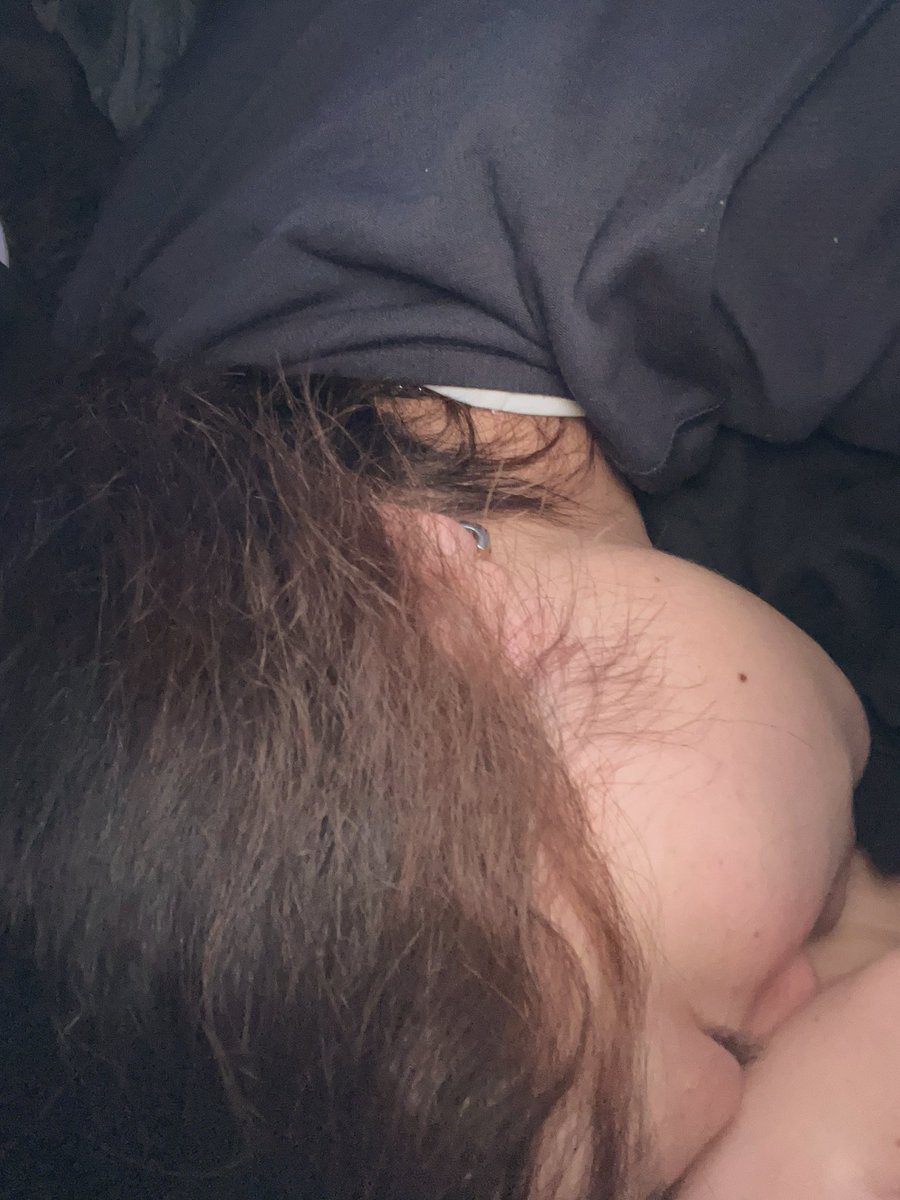 chu1hs's tweet photo. さきが急に「ひめとさき仲良しじゃないみたい全然ゆっくりお話する時間ない一緒にいても寝てばっかり��て泣き出した時はかわいすぎて笑い止まらなかった😂毎日会ってるしさきずっと話してるけどね一人でwww寝てるのも夜だからねwwwお出かけもめちゃくちゃしてます https://t.co/9sdy6I7xE1