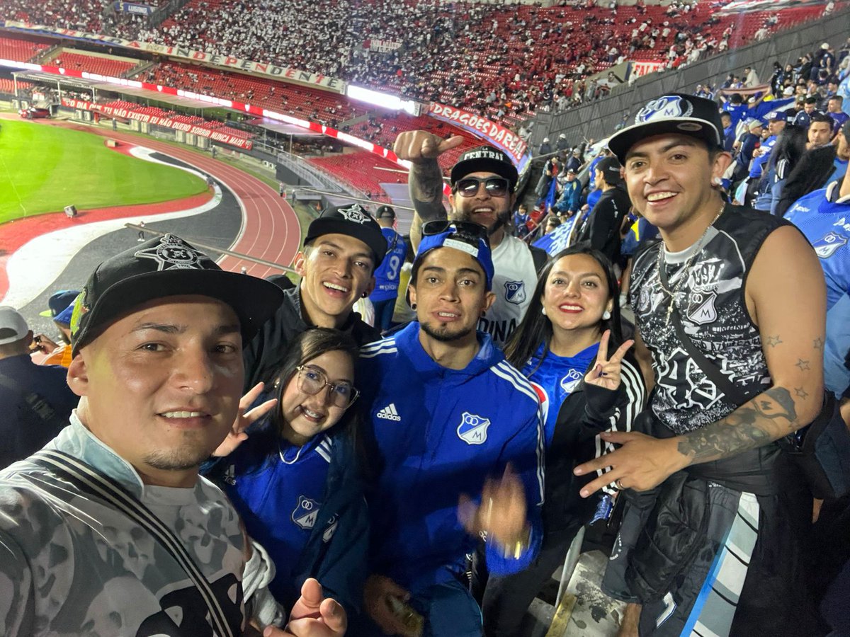 194GR1312's tweet photo. A Millonarios yo lo sigo siempre A Todos Lados. La Central de los Comandos Azules. Al servicio de la Calavera 💀 3/3 https://t.co/VtSBY0BEst