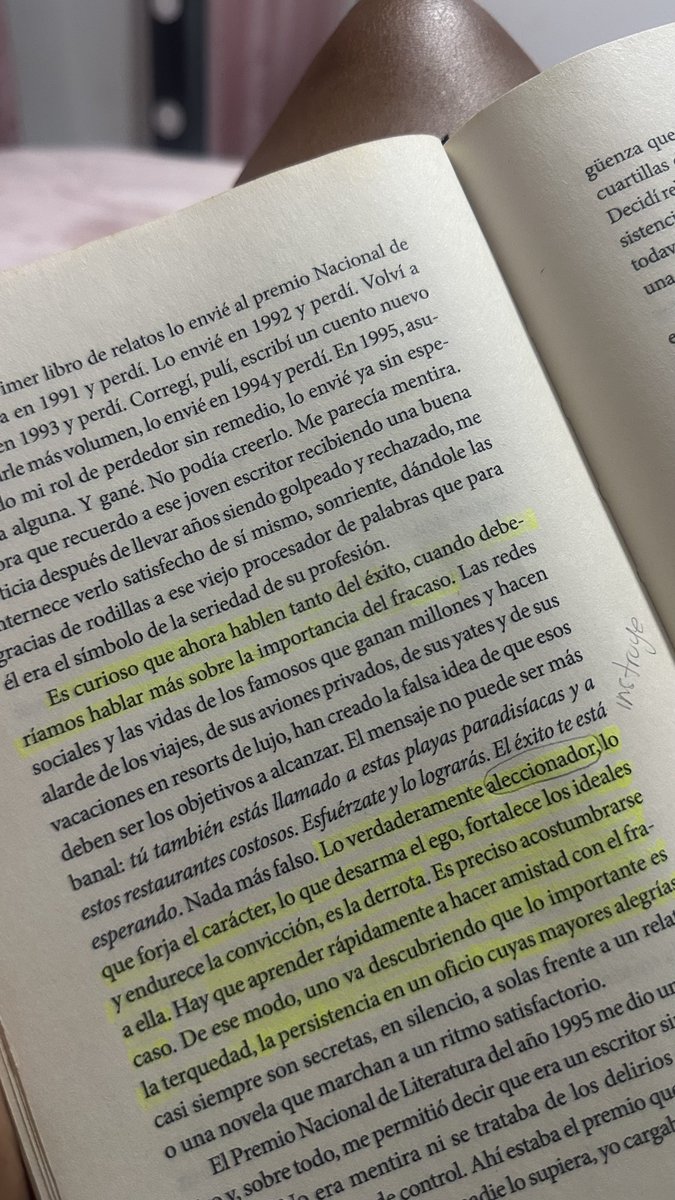 AlejaCdo's tweet photo. Mario mendoza y sus factos 💘 https://t.co/J1B6VbIA6D