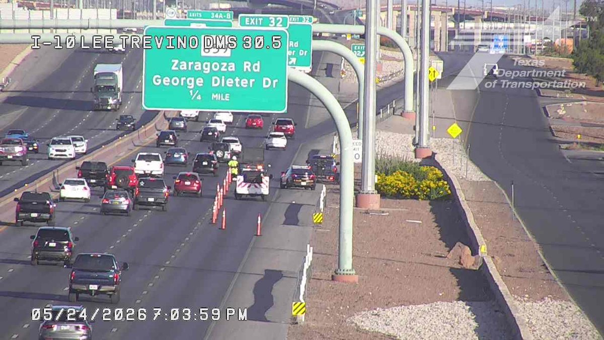 DianaGomezTV's tweet photo. 🚨Traffic Alert: Crash on I-10 east before Zaragoza blocking the right lane and shoulder. No delay.
#EPTraffic #Roadways #ElPasoTexas #CrashAlert #TxDOT https://t.co/PxVKWK9E1x