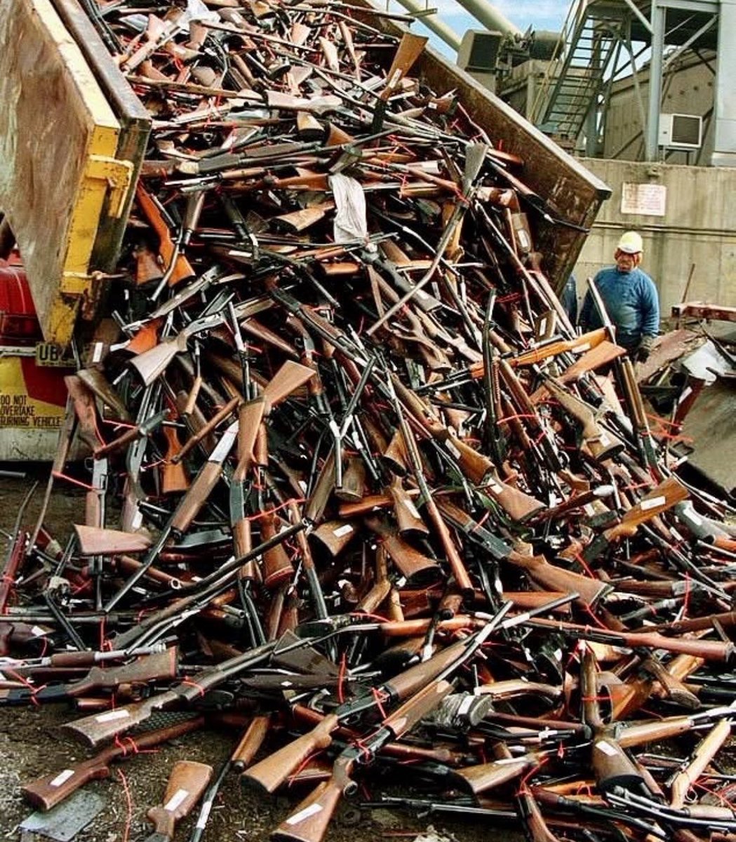 Weapons Daily tweet media