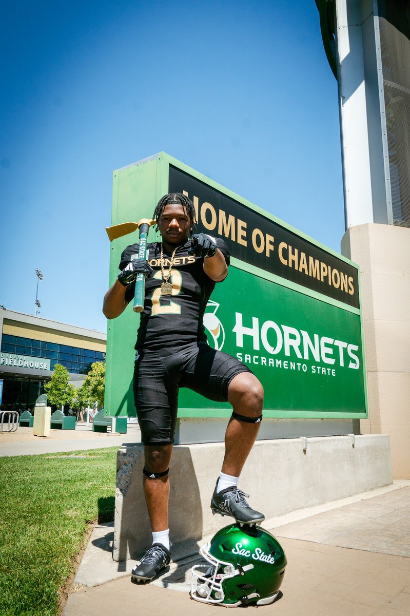 JadenMoore2_'s tweet photo. Thank you @SacHornetsFB for an amazing OV😤😤! https://t.co/yMboKORXXc