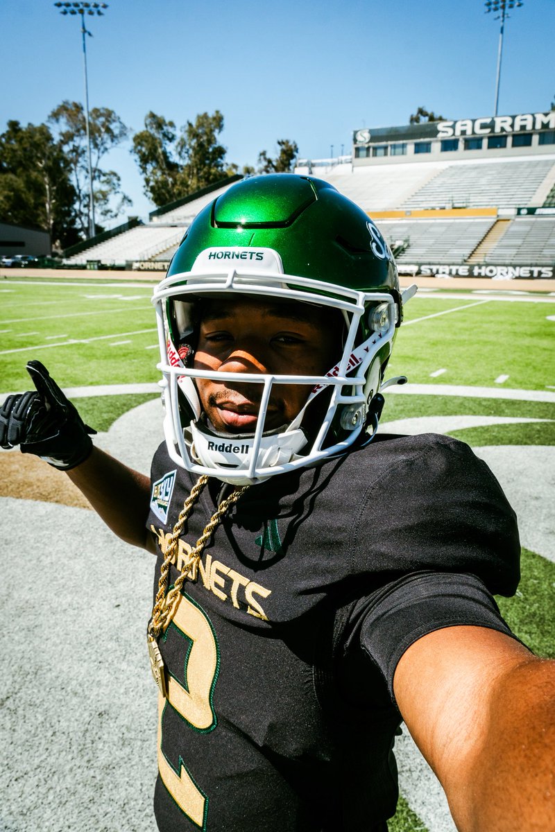 JadenMoore2_'s tweet photo. Thank you @SacHornetsFB for an amazing OV😤😤! https://t.co/yMboKORXXc