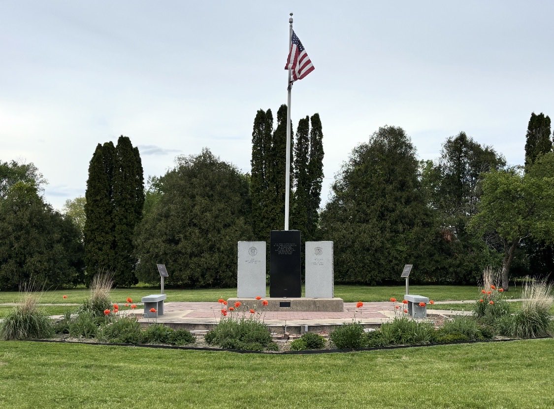 The_Bluejay_Way's tweet photo. Memorial Day Weekend #WeRemember https://t.co/gGYTxvZ6CJ