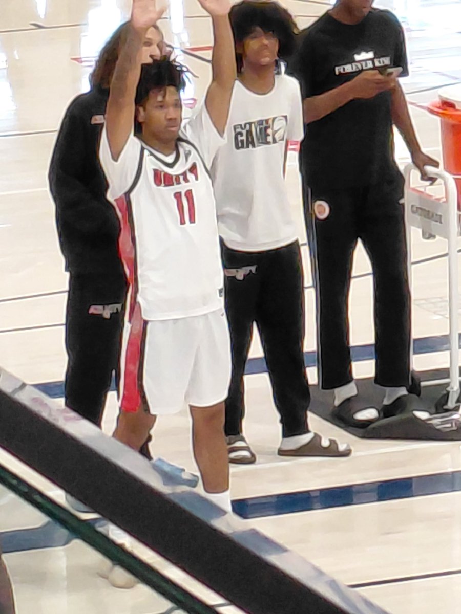 chickg3's tweet photo. Sunday afternoon Eye-Catchers @NikeEYB from Arizona Unity in their 74-68 win over Team Melo- 6'3" '27 LJ Diamond #11 (Perry HS), 6'4" '28 Jakyi Miles #1 (Mesa HS) and 6'5" '27 Lyris Robinson #21 (CIA Bella Vista Prep). https://t.co/nXqJW4uymd