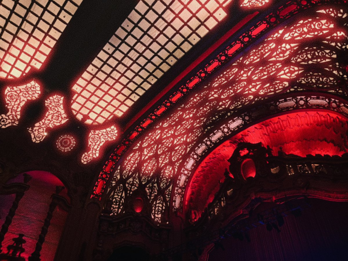 amoonicole's tweet photo. still thinking about the architecture of the brooklyn paramount https://t.co/Gh8nm035rE