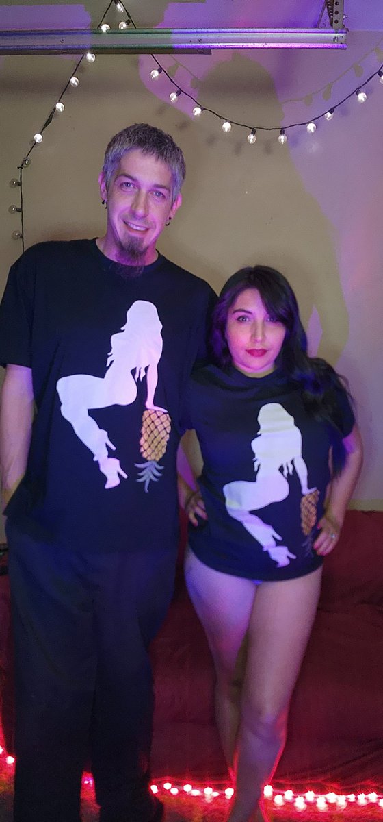 Hazecouple's tweet photo. We are looking for someone to make content with. Hit us up if you're near the riverside county area of southern California. Women only please, and open to trans women as well. No couples and no men though. 
#collaborate #Collaboration #socal #California #ie #inlandempire https://t.co/KOkInJhsxb