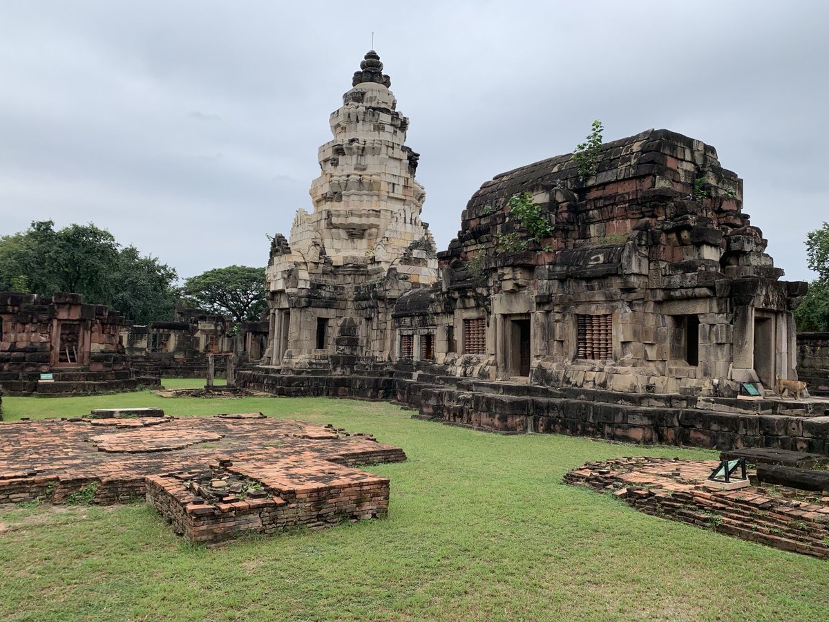 Xanten111's tweet photo. Prasat Hin Phanom Wan is an example of a Angkorian period Buddhist temple, located just east of the city of Korat. It was first constructed in the 11th century as a Hindu temple & later converted into a Buddhist temple.
#Korat #Angkorian #Khmer #hindu #buddhism https://t.co/4zaxr25Qz8