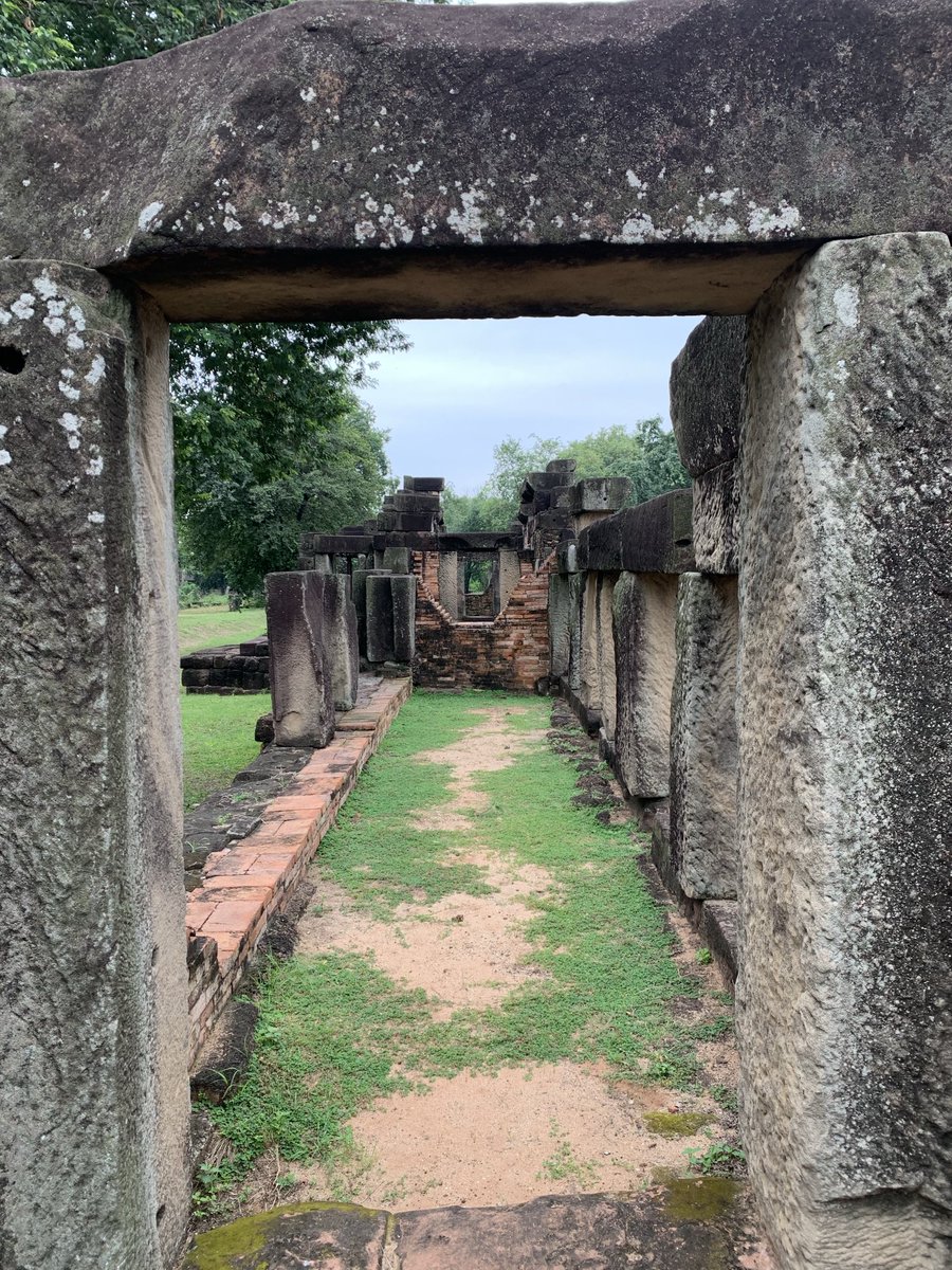 Xanten111's tweet photo. Prasat Hin Phanom Wan is an example of a Angkorian period Buddhist temple, located just east of the city of Korat. It was first constructed in the 11th century as a Hindu temple & later converted into a Buddhist temple.
#Korat #Angkorian #Khmer #hindu #buddhism https://t.co/4zaxr25Qz8
