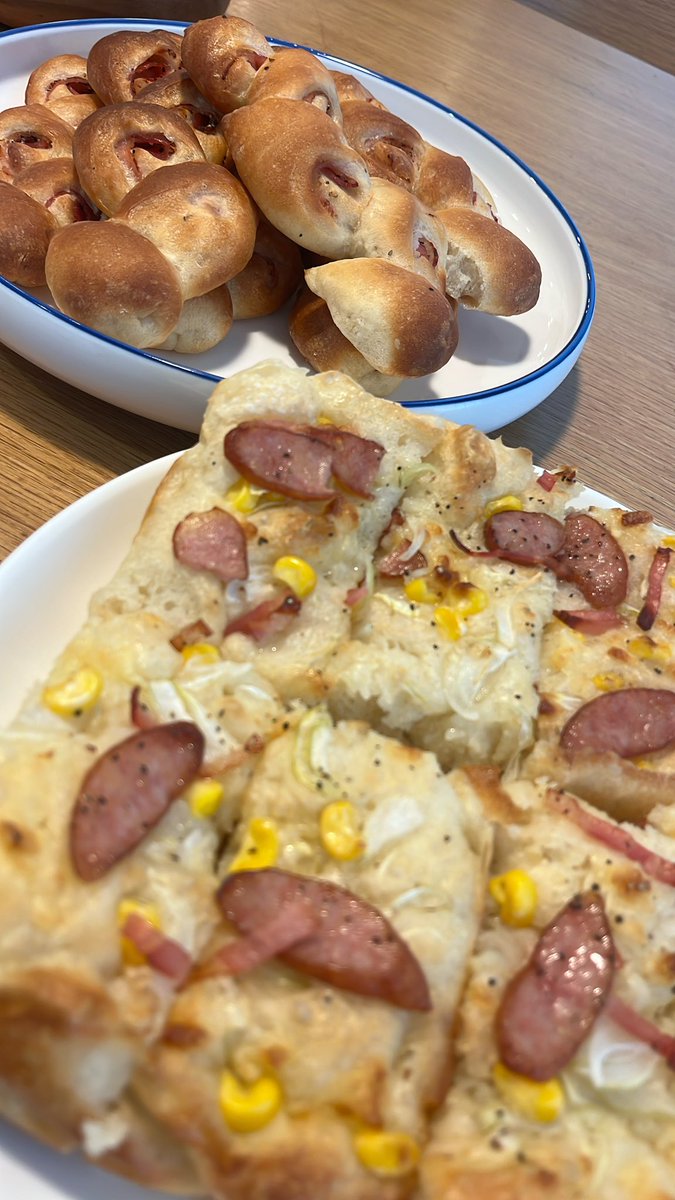 anochan_____'s tweet photo. 2,3分おきに痛みきてるぅ！
でも��だ耐えられる痛みなので
今ハマってるパン作りのレシピノート
書くぞっ！！ https://t.co/tuy4QiZePy