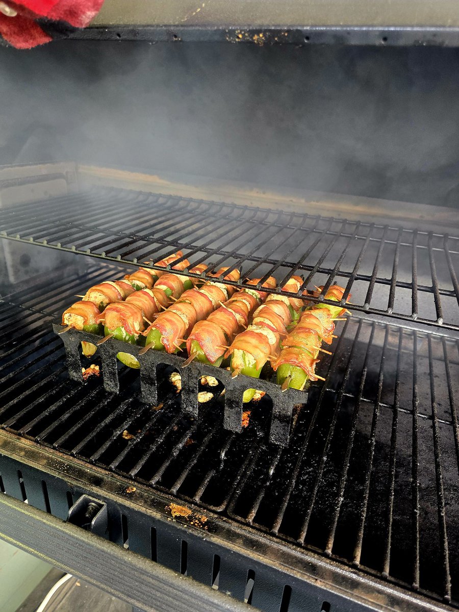 mamecastle's tweet photo. #CookingSome Sausage-Stuffed Bacon-Wrapped Jalapeños! But they caught fire. 🔥🔥🔥Just a little bit. But everyone ate all of them anyway! https://t.co/1tVFWf79i2