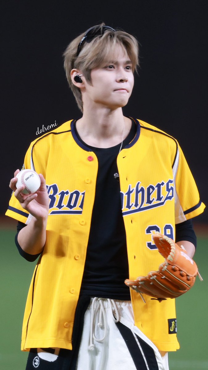 dolremiii's tweet photo. 260524 take me out to the ball gameee #은석 #EUNSEOK #ウンソク https://t.co/cij1m5BR7g