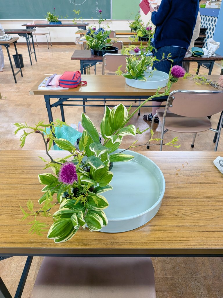 FireballNogi's tweet photo. 午後は写景盛花の勉強

・1枚目自分
・2枚目師匠
・3枚目講師 https://t.co/nZT62pGkFy