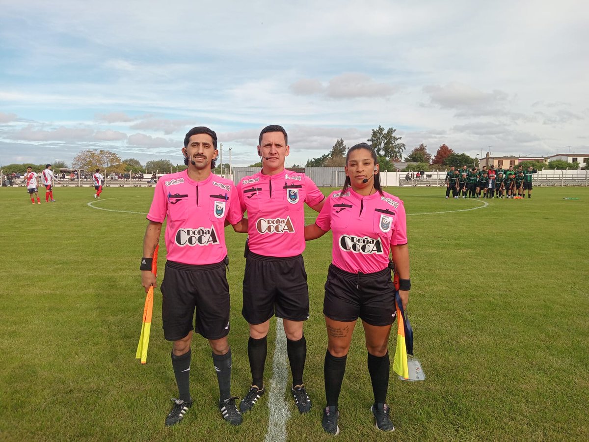 gildocabrera's tweet photo. GANÓ PIRIAPOLIS 
En el Emilio Tito López López de Pando fue victoria del franjeado. 

JUVENIL 16  2
Juan Flores (p)  65'
Hebert Gonzalez 74'
PIRIÁPOLIS  5
Álvaro Freire  20'
Gerardo Larrosa 30'
Lautaro Moreno 39' y 43'
Cristian Sellanes 58'
@copadeclubesOFI @OFIUruguay 
#CopaB https://t.co/3orlVq5a9e