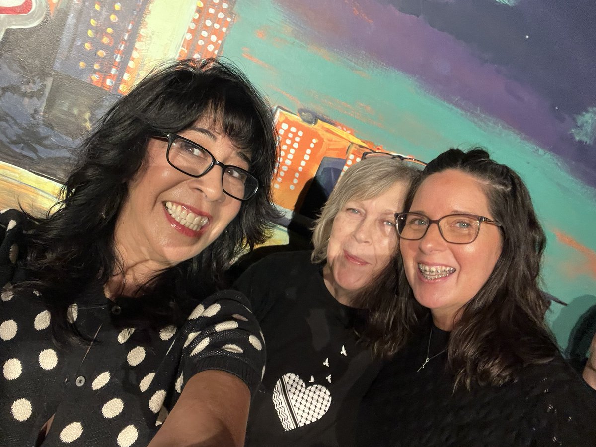 chattycathyree's tweet photo. Having a spiritual experience with Stef &amp; Jimmy 
@jimmy_dore @miserablelib @BeverlyCouch https://t.co/GxpK82ZSM4