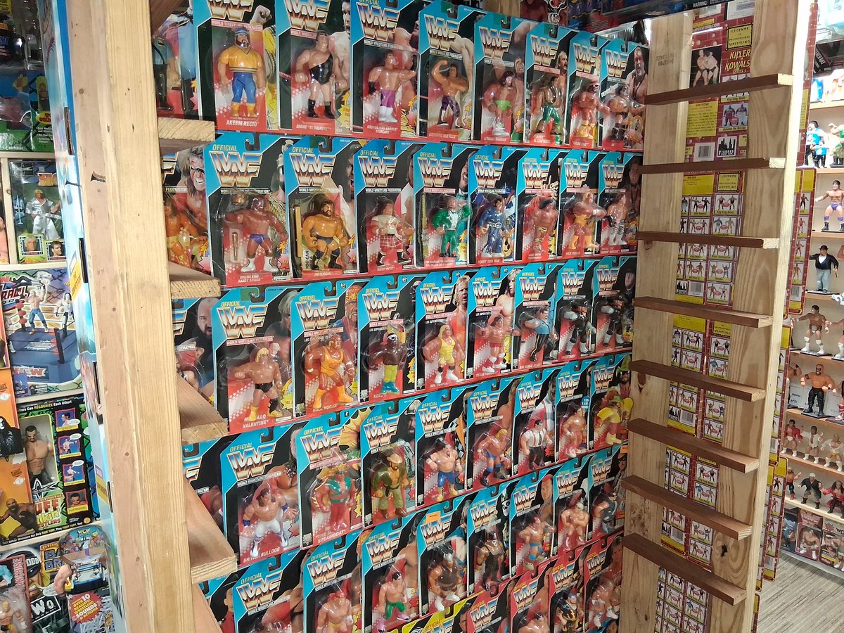 world_figure's tweet photo. This Hasbro Display is Looking Fantastic! Can't wait to get this Finished! Very cool! https://t.co/oJGSbY6qc7