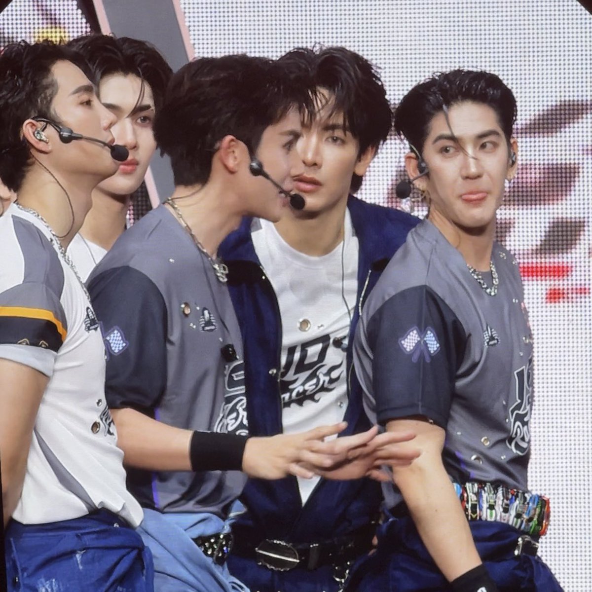 euphoria295's tweet photo. ทำไมรีแอคจุงกับน้องซีตอนรู้ว่าจะต้องจุ่มแก้มมันต่างกันจังคะ55555555

JSCEAN HEART NEVER FADE
#LOLFanFest2026D3 https://t.co/tAP9gKRAHn