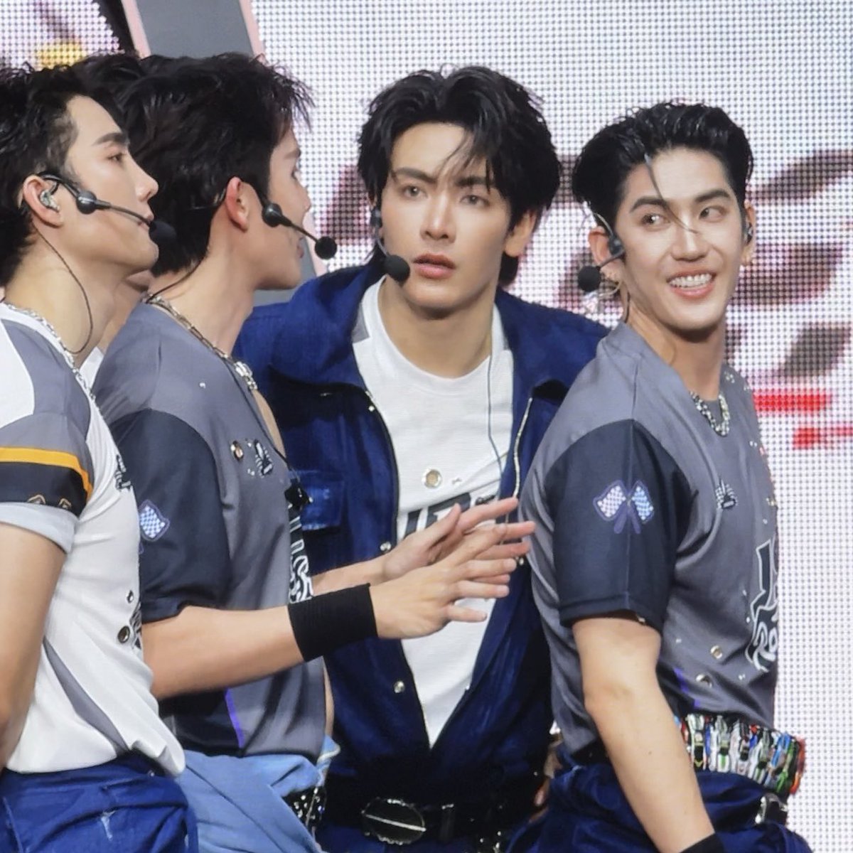 euphoria295's tweet photo. ทำไมรีแอคจุงกับน้องซีตอนรู้ว่าจะต้องจุ่มแก้มมันต่างกันจังคะ55555555

JSCEAN HEART NEVER FADE
#LOLFanFest2026D3 https://t.co/tAP9gKRAHn