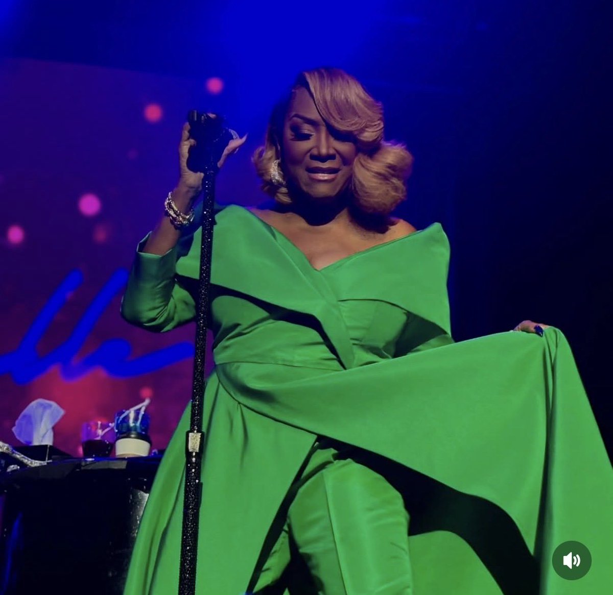 MrzDeva's tweet photo. Happy 82nd Birthday 2 Thee Legend Mz @MsPattiPatti ❤️🫶🏽🎂🥳🎁🎉🎈🥂 https://t.co/vwAHRIbGj7