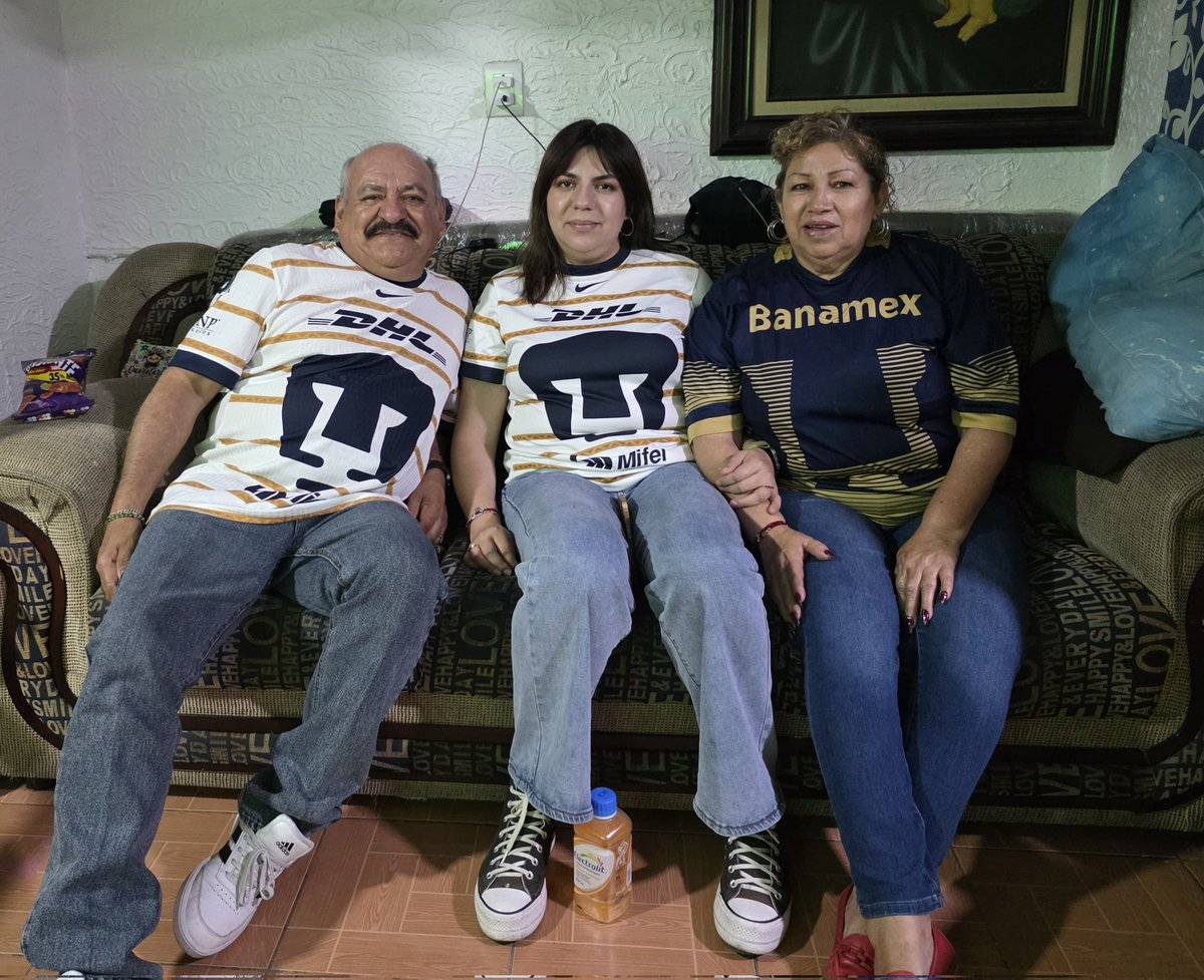 monky2077's tweet photo. Vamos pumas #finalbotanera https://t.co/1BRMJeI3eo