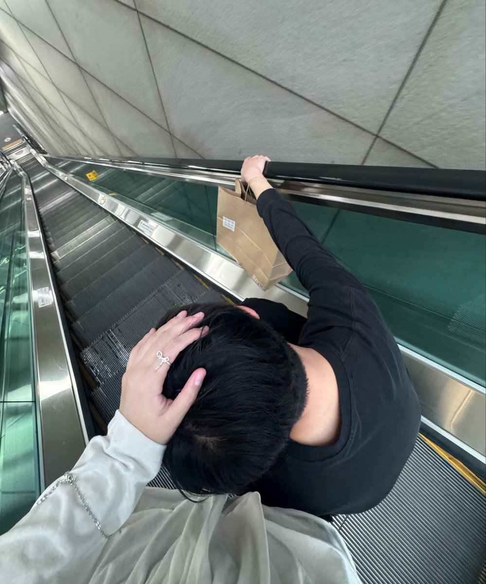 미 야 tweet media