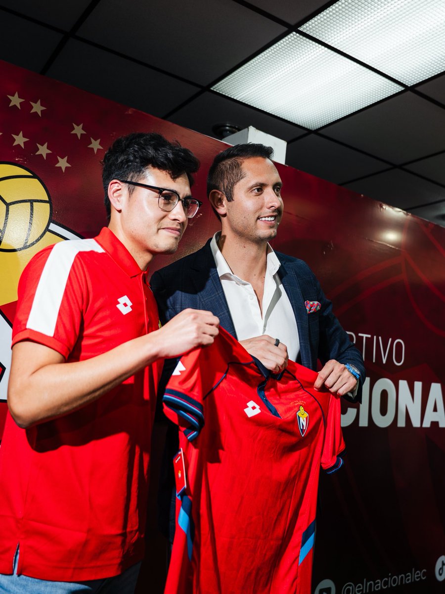 juanmateocajas's tweet photo. Los retos más grandes no son los que se ven cómodos. 
Son los que te desafían, y te obligan a crecer. 

Hoy comienza una nueva historia para mí en @elnacionalec , un club histórico, un escudo pesado y una institución que merece volver a competir en la élite de nuestro fútbol. https://t.co/WnSjxUmgPw