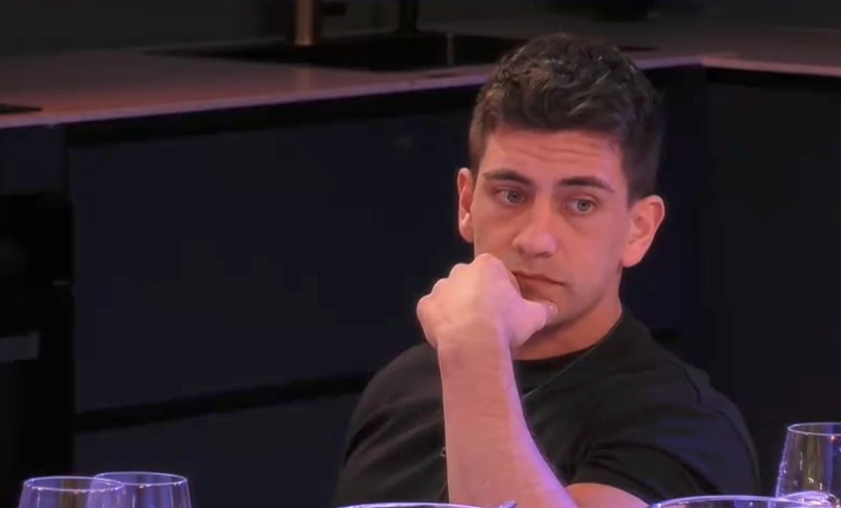 eeemiliano's tweet photo. Hanssen tiene material para ser un buen villano.
#GranHermano https://t.co/F5QNCtxmu7