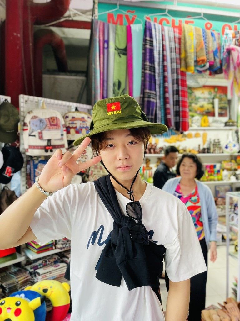 윤 tweet media