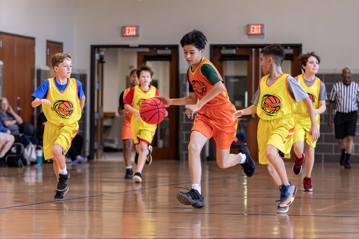 Coach_Deon's tweet photo. Confidence is built through structure, repetition, and real game experience.

The Boys Elevate League gives players in The Woodlands an environment to compete, learn, and grow the right way.

#CoachDeon #YouthBasketball #TheWoodlands https://t.co/PWCbcvZ7Hz