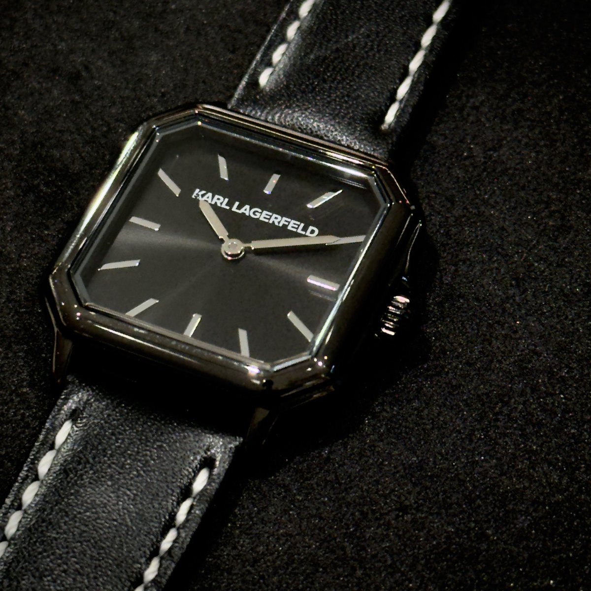HMS_WatchStore tweet media