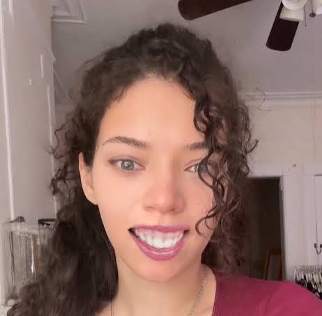 GoldenBoyA2143's tweet photo. @BrittanyXVenti "Thanks for the, uhhm... well, for that superchat."

(*smiles in agony*) https://t.co/r57cafosSX