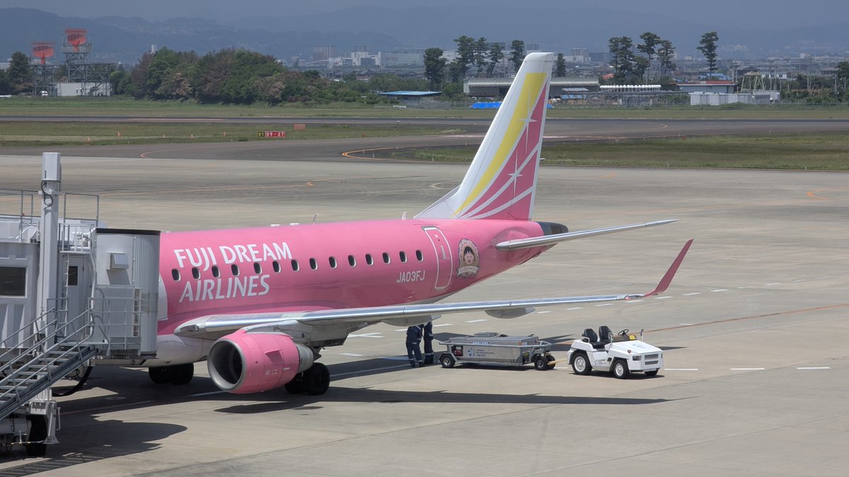 misaka_design's tweet photo. バイバイ仙台なのだ

搭乗機をよく見たらちびまる子ちゃんが描いてあった https://t.co/jVEiQA4dGX