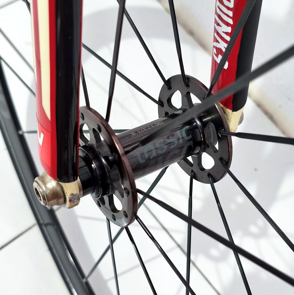 triple3angle's tweet photo. WTS Wheelset American Classic 420 Track 24/18h bawaan langster pro black satin, rear hub dah ganti polso (bearing enduro).

3,5jt nego ✨
#fnfjb https://t.co/skUTNu1tuj