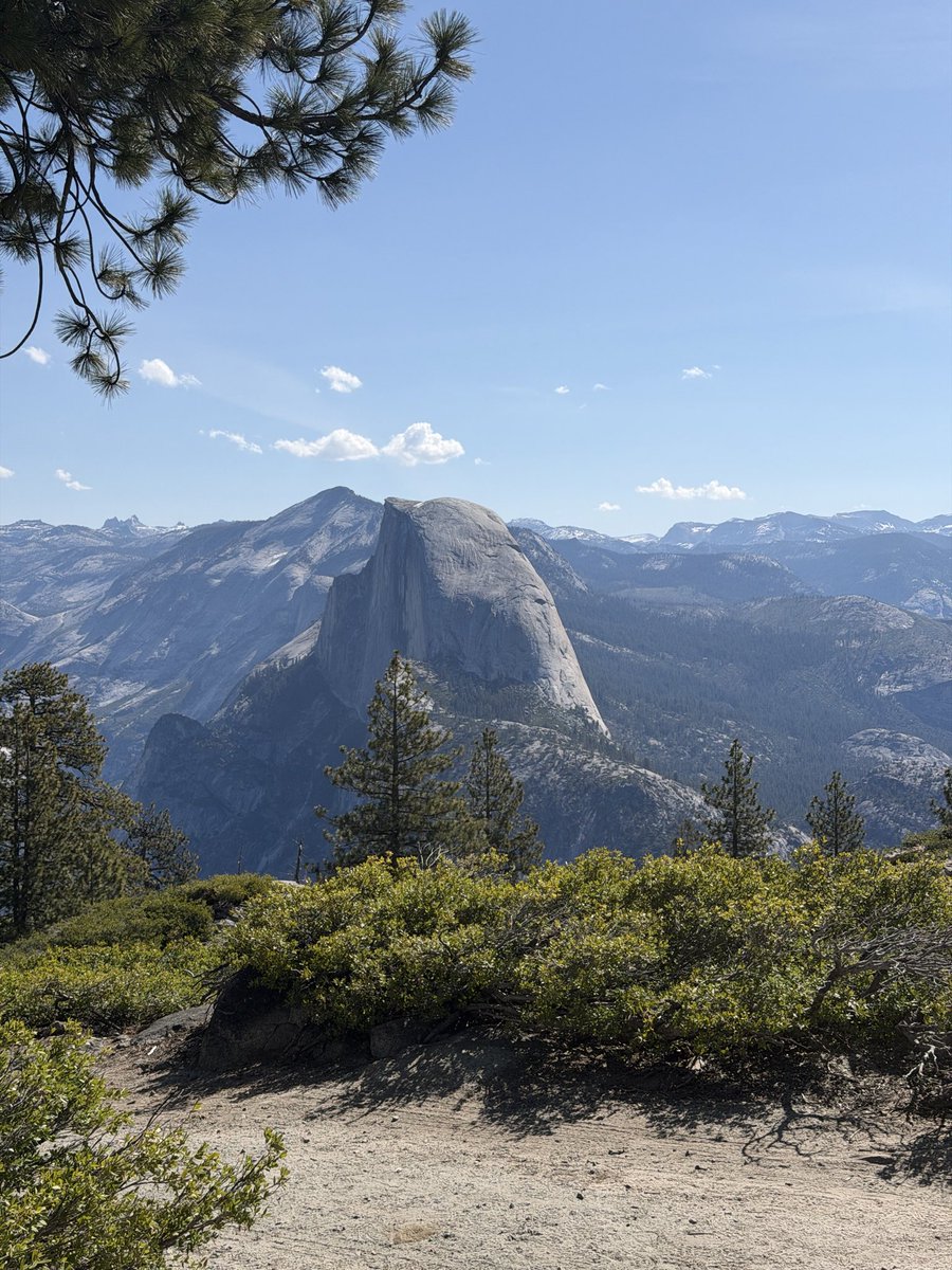celinaaxoo's tweet photo. Yosemite 🥾🏞️ https://t.co/8oH6tzGsKn