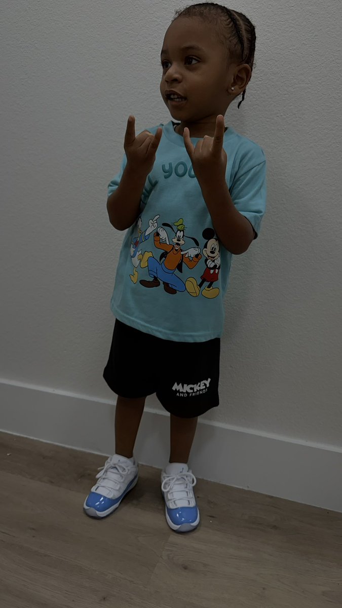 itssyaeeee's tweet photo. I love him 😍😍😍😍😍😍 https://t.co/S37iJWGGuB
