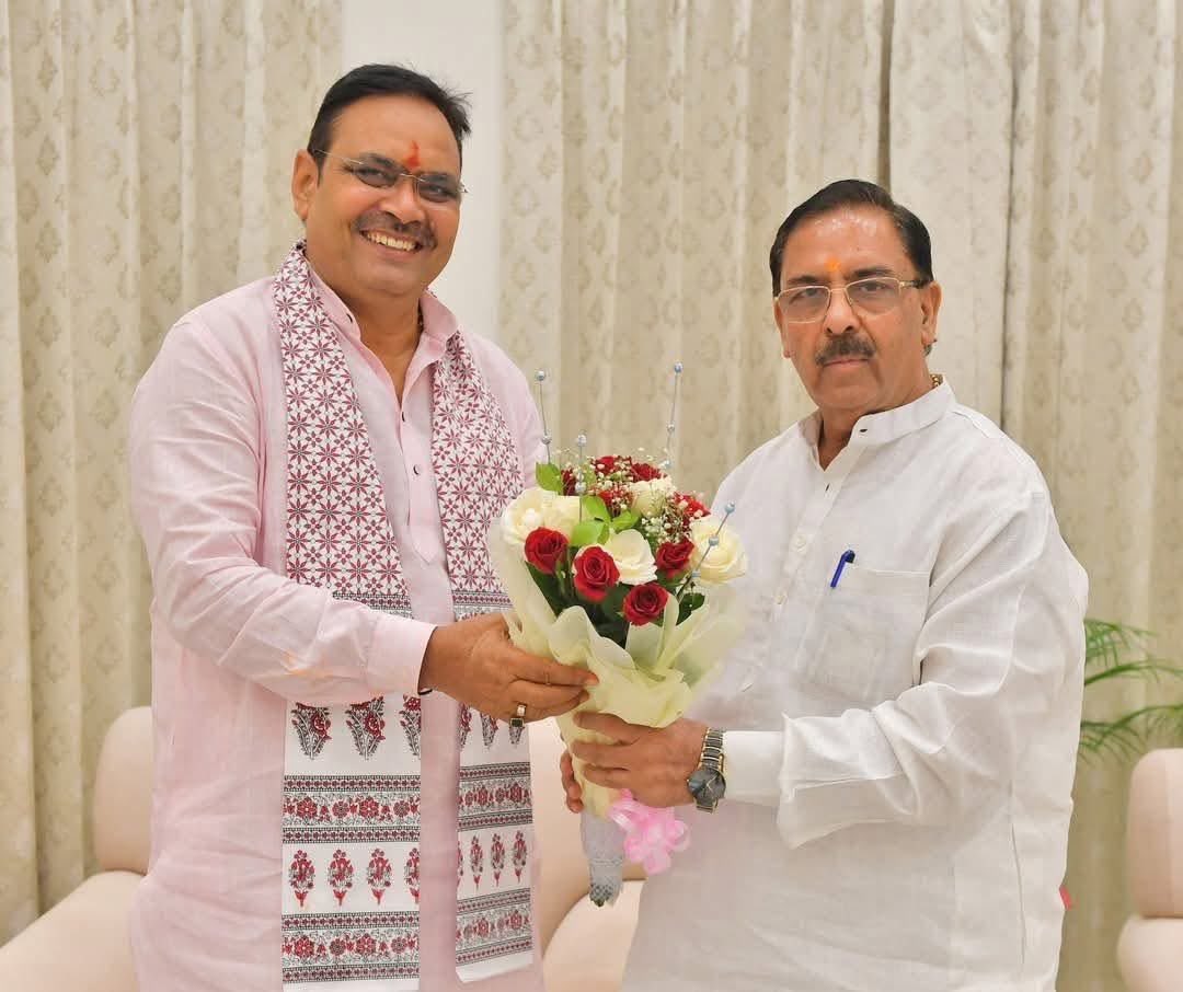 BhajanlalBjp's tweet photo. राजस्थान राज्य वित्त आयोग के अध्यक्ष एवं भाजपा राजस्थान के पूर्व प्रदेश अध्यक्ष डॉ. अरुण चतुर्वेदी जी को जन्मदिवस की हार्दिक बधाई एवं शुभकामनाएं!

प्रभु श्री राम से आपके उत्तम स्वास्थ्य एवं दीर्घायु जीवन की कामना करता हूँ। 

@chaturvediarun1 https://t.co/7JvqvAhj9Q