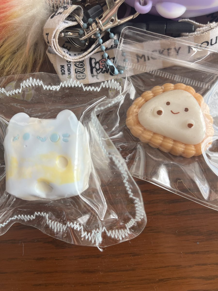 上保美香子 ミニアルバムfeel発売🎀🌏 tweet media
