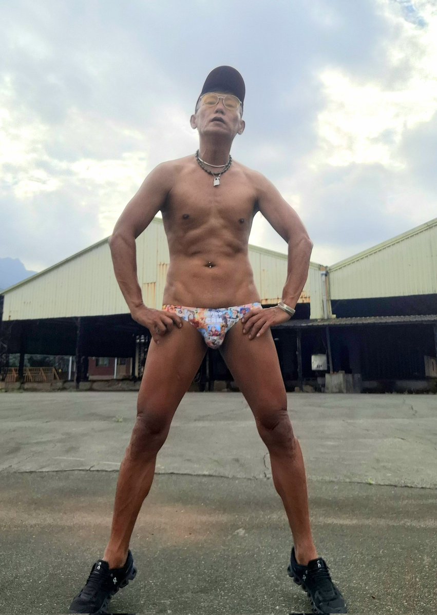 ILan老爺愛三角 tweet media