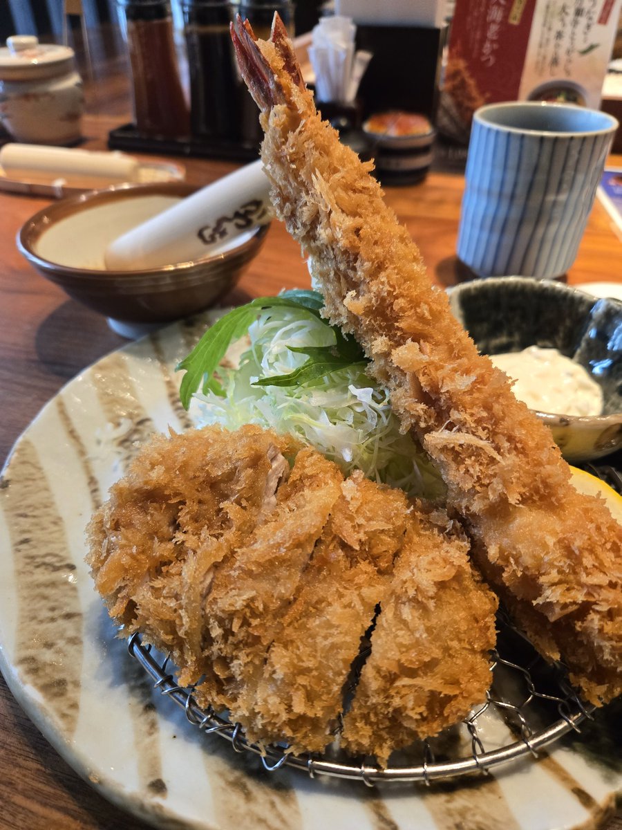kwiknrzoo's tweet photo. お腹空いた https://t.co/t0ipXIu0tE