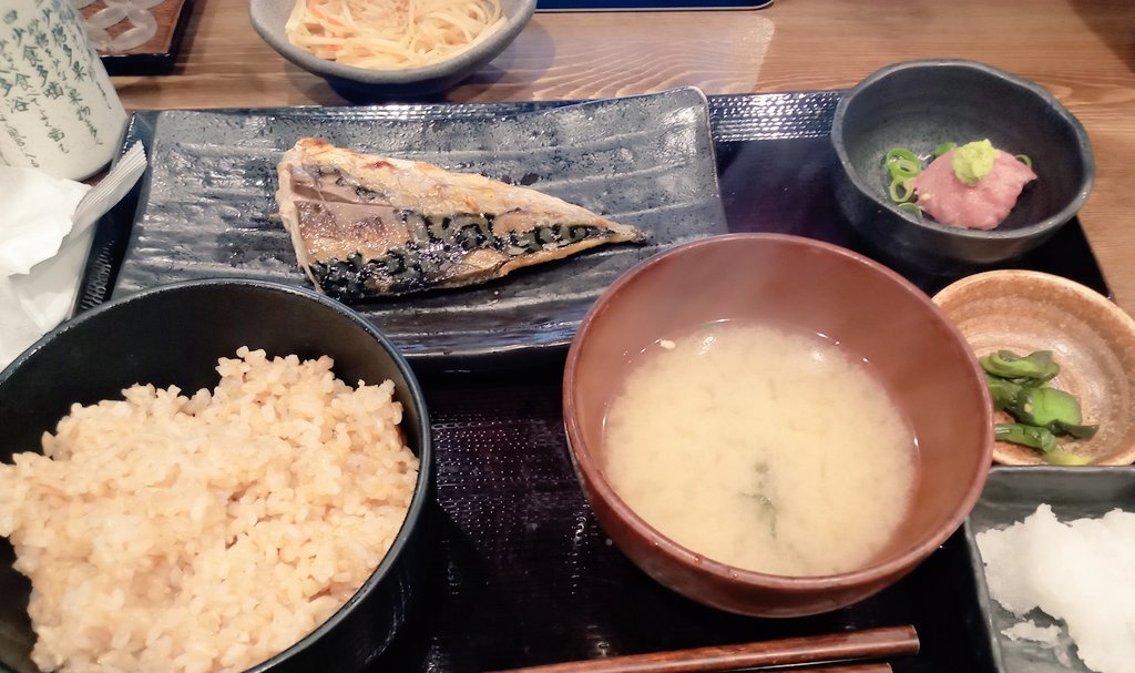 Sachinekko's tweet photo. つぶやき。
朝定食。最高すぎる。
#しんぱち食堂 https://t.co/Ppchknm8Xu
