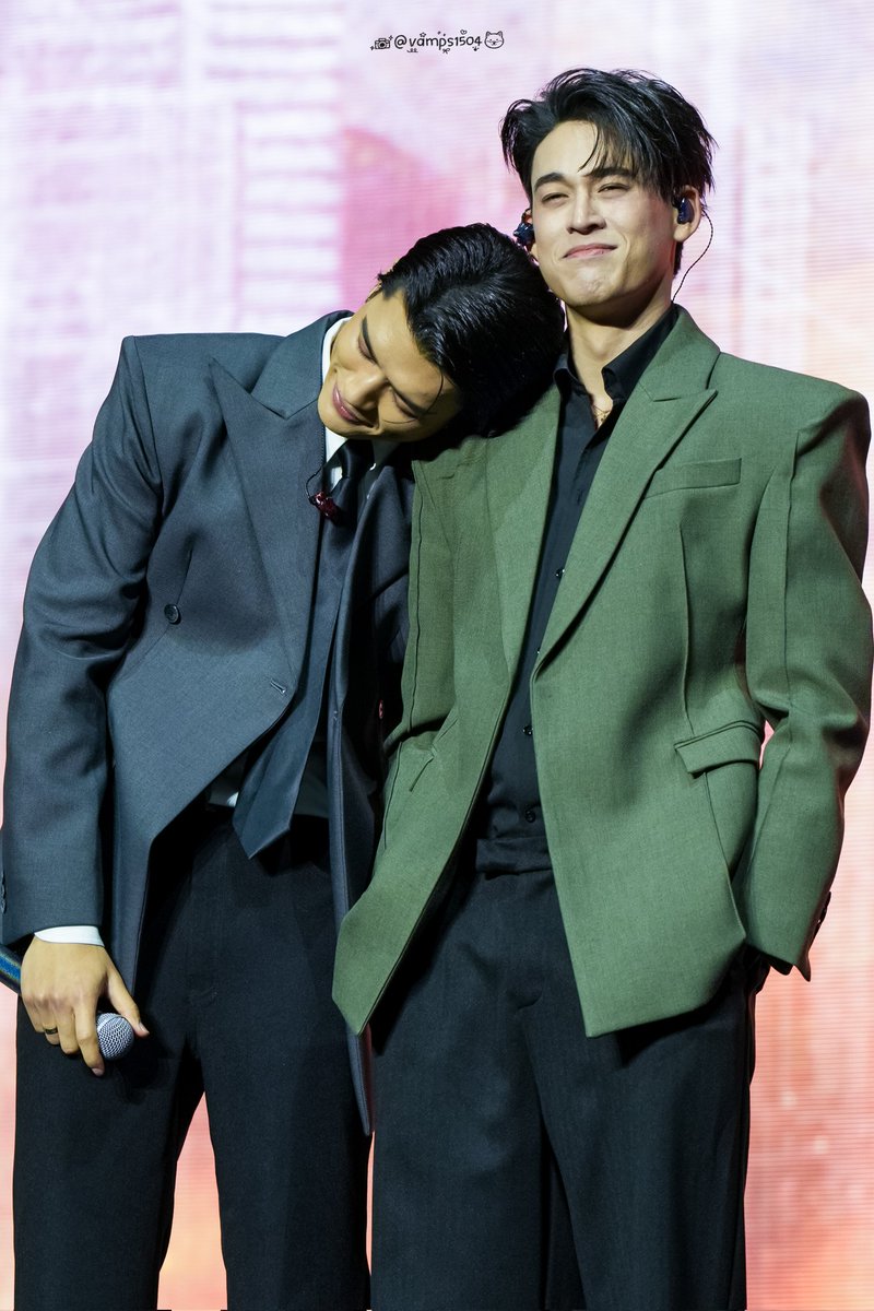 แวมพ์ tweet media
