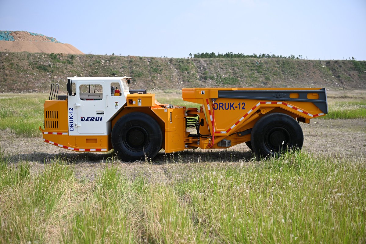 vpavan1492's tweet photo. Reliable underground haulage starts with the right truck.
The DRUK-12 underground dump truck is built for stable ore transport, flexible underground movement &amp; efficient mine haulage operations. 
Built for productivity in challenging underground conditions.
deruigroup@sddrjx.com https://t.co/bI2hmiIHJu