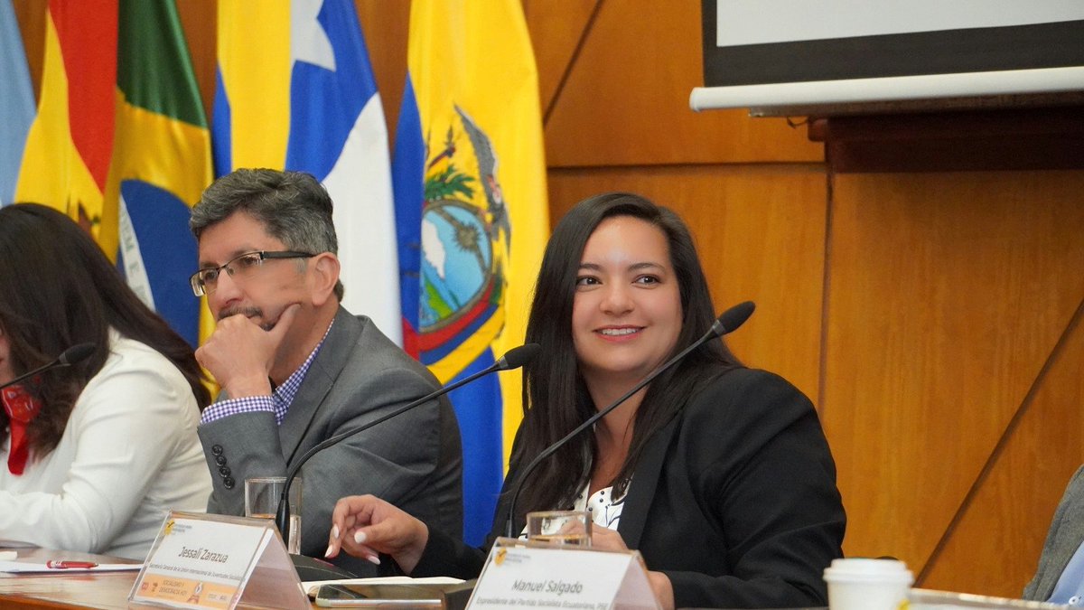 Jessali_Zarazua's tweet photo. Agradezco a @CamiloYepezR presidente de la @Juventud_SE por invitarme al Seminario Internacional "Socialismo y Democracia Hoy", en el marco de los 100 años del @PSEcuatoriano
En la @IUSY_Global estamos en todo el mundo para cambiarlo. https://t.co/fgN5HCabnN
