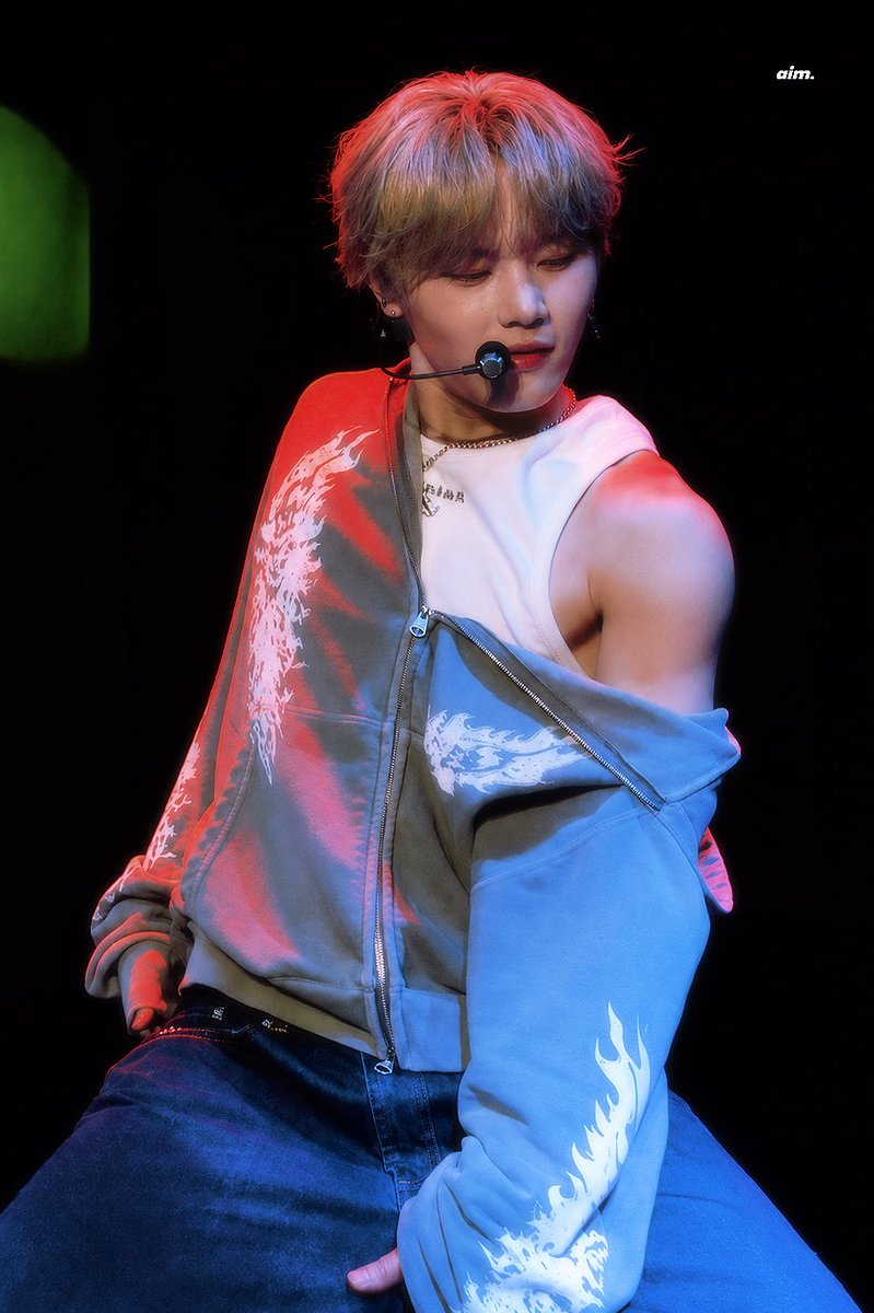 aimrt311's tweet photo. 260203 1verse SHATTERED tour Orlando

🎆🎆🎆

#1verse #유니버스 
#아이토 #AITO #村田愛斗 #アイト @1VERSE_official https://t.co/L261lI7f7y