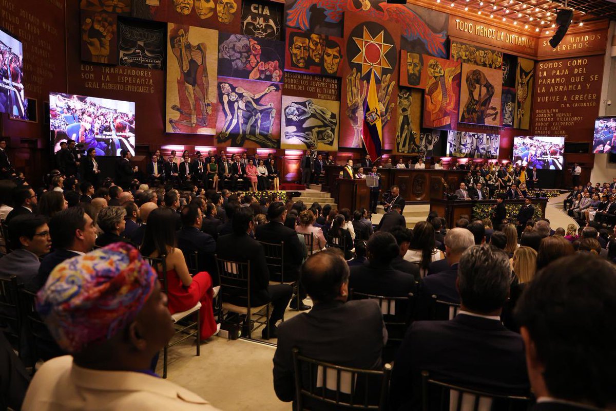 AlexandraMJaraM's tweet photo. #Quito | ¡El Ecuador avanza con paso firme! 

Hoy acompañamos con gran orgullo el Informe a la Nación de nuestro presidente @DanielNoboaOk. Un mensaje que nos demuestra que cuando existe decisión, firmeza y liderazgo, el cambio no se detiene. https://t.co/LbVCThSoOT
