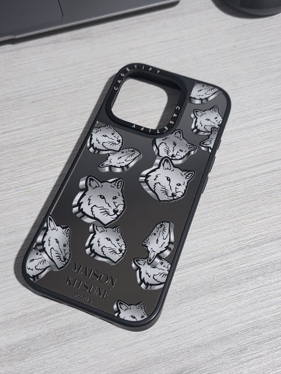 512moonly's tweet photo. ส่งต่อ Casetify X Maison Kitsune iPhone 16 Pro Krub พอดีเปล��่ยนรุ่นแล้ว
ตำหนินูน ๆ ตรง camera button ครับ
สวยตามภาพเลย 690.-
#Casetify #ส่งต่อเคส #เคสไอโฟน #maisonkitsune #ตลาดนัดเคส #เคสiphone #เคสapple https://t.co/VpiErCBp3t